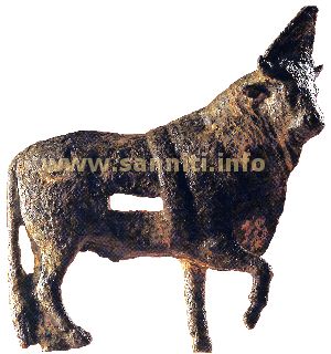 Bronze statuette of bull